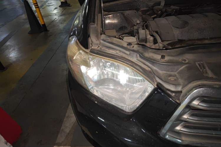 Used Toyota Highlander 2009 2.7L Two-Wheel Drive 7-Seater Luxury Edition Right Front Headlight