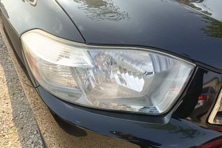Used Toyota Highlander 2009 2.7L Two-Wheel Drive 7-Seater Luxury Edition Right Front Headlight