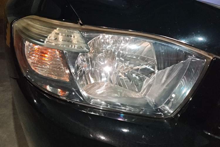 Used Toyota Highlander 2009 2.7L Two-Wheel Drive 7-Seater Luxury Navigation Edition Right Front Headlight
