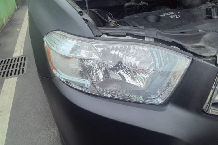 Used Toyota Highlander 2009 2.7L Two-Wheel Drive 7-Seater Luxury Edition Right Front Headlight