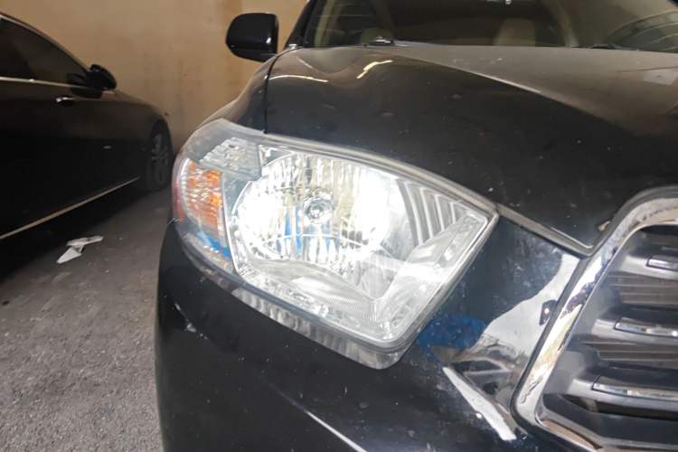 Used Toyota Highlander 2009 2.7L Two-Wheel Drive 7-Seater Luxury Edition Right Front Headlight
