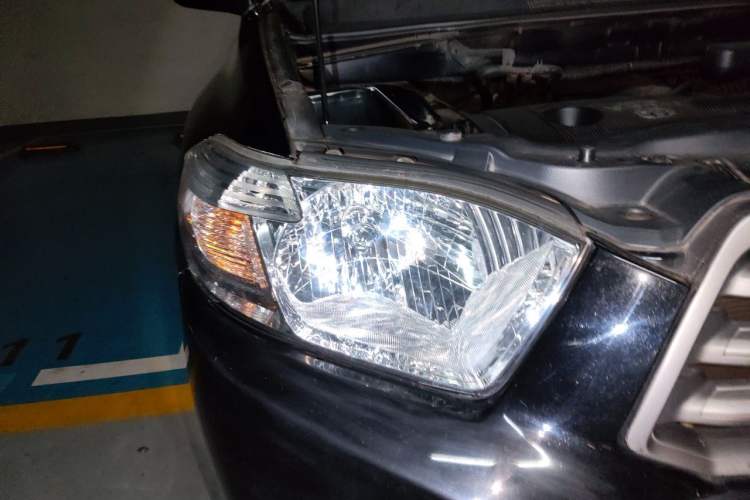 Used Toyota Highlander 2009 2.7L 2WD 7-Seater Elite Edition Right Front Headlight