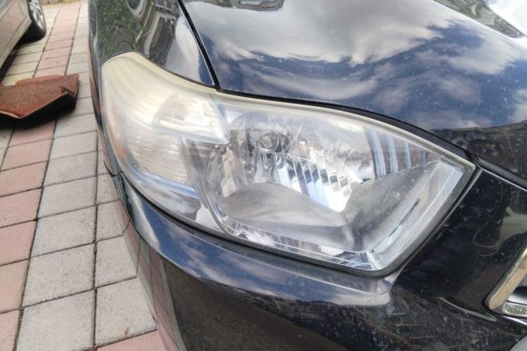 Used Toyota Highlander 2009 2.7L Two-Wheel Drive 7-Seater Luxury Edition Right Front Headlight