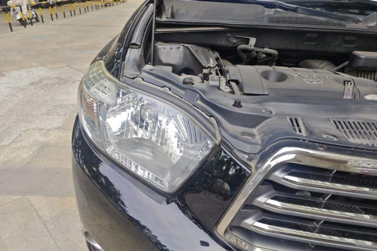 Used Toyota Highlander 2009 2.7L Two-Wheel Drive 7-Seater Luxury Edition Right Front Headlight