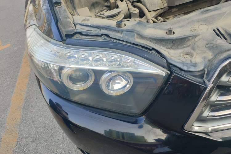 Used Toyota Highlander 2009 2.7L Two-Wheel Drive 7-Seater Luxury Edition Right Front Headlight