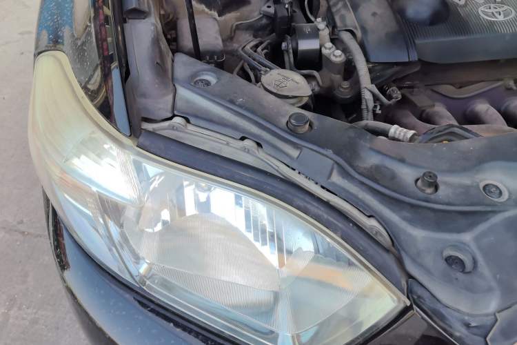 Used Toyota Highlander 2009 2.7L Two-Wheel Drive 7-Seater Luxury Edition Right Front Headlight