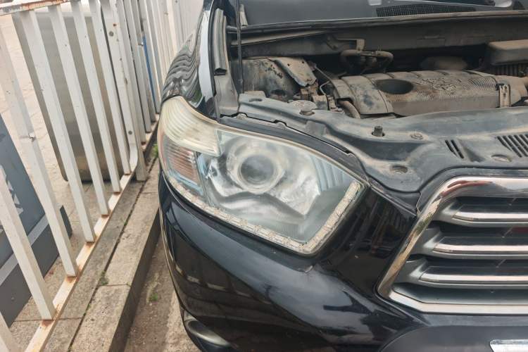 Used Toyota Highlander 2009 2.7L Two-Wheel Drive 7-Seater Luxury Edition Right Front Headlight