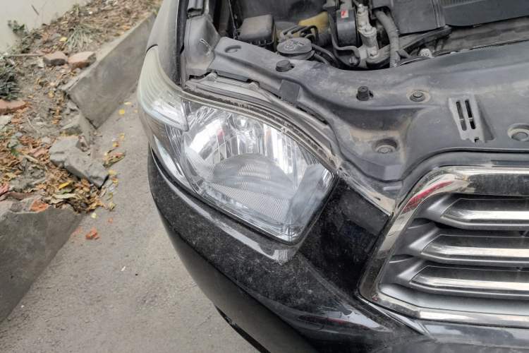Used Toyota Highlander 2009 2.7L Two-Wheel Drive 7-Seater Luxury Edition Right Front Headlight