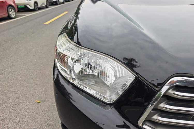 Used Toyota Highlander 2009 2.7L Two-Wheel Drive 7-Seater Supreme Edition Right Front Headlight