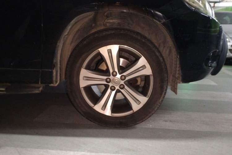 Used Toyota Highlander 2009 2.7L Two-Wheel Drive 7-Seater Luxury Edition Right Front Wheel Hub