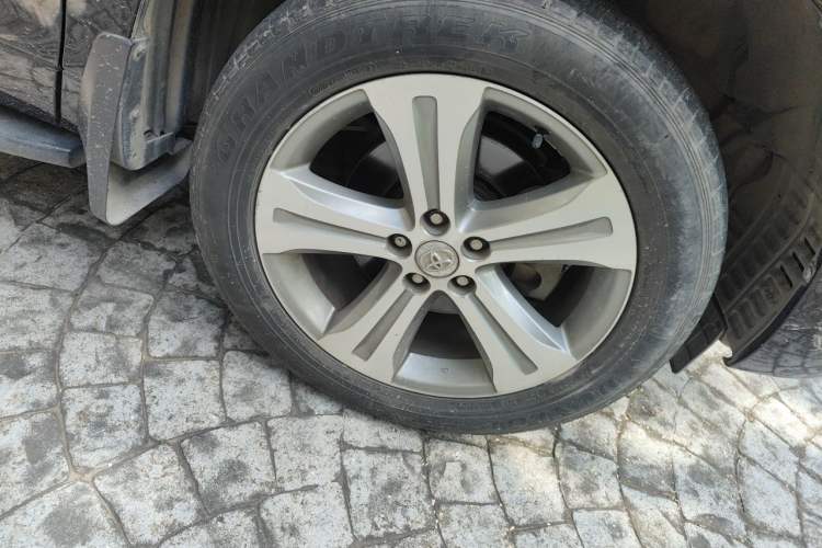 Used Toyota Highlander 2009 2.7L Two-Wheel Drive 7-Seater Luxury Edition Right Front Wheel Hub