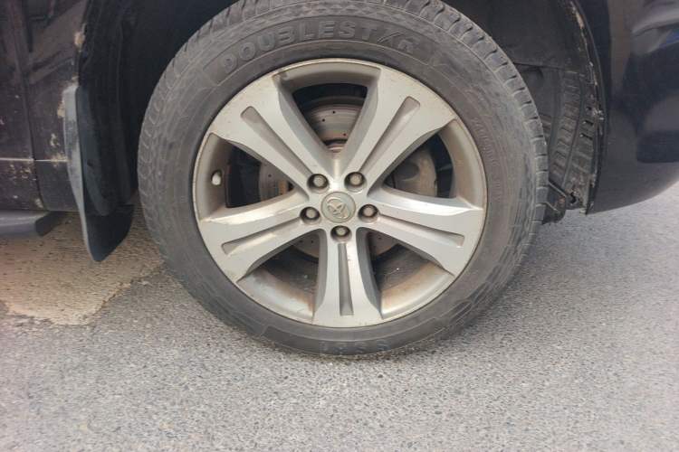 Used Toyota Highlander 2009 2.7L Two-Wheel Drive 7-Seater Luxury Edition Right Front Wheel Hub