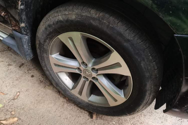 Used Toyota Highlander 2009 2.7L Two-Wheel Drive 7-Seater Luxury Edition Right Front Wheel Hub