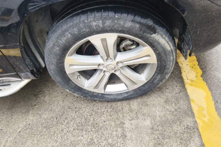 Used Toyota Highlander 2009 2.7L Two-Wheel Drive 7-Seater Luxury Edition Right Front Wheel Hub