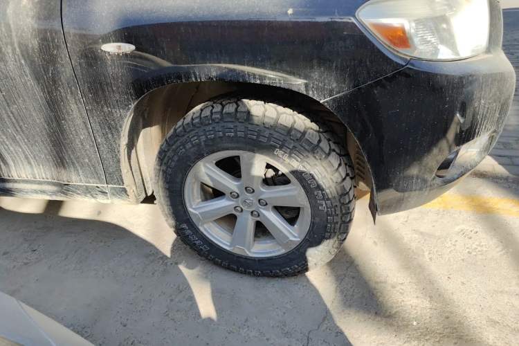 Used Toyota Highlander 2009 3.5L 4x4 7-Seater Elite Edition Right Front Wheel Hub
