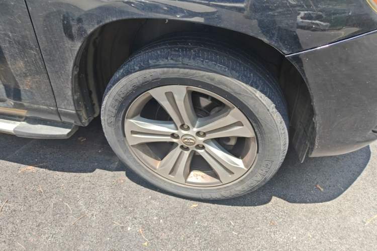 Used Toyota Highlander 2009 2.7L Two-Wheel Drive 5-Seater Sport Edition Right Front Wheel Hub