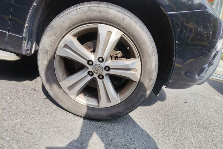 Used Toyota Highlander 2009 2.7L Two-Wheel Drive 7-Seater Luxury Edition Right Front Wheel Hub