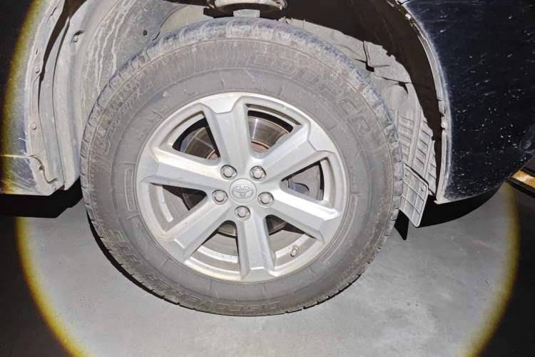 Used Toyota Highlander 2009 2.7L 2WD 7-Seater Elite Edition Right Front Wheel Hub