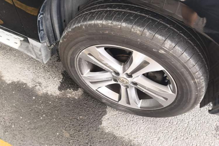 Used Toyota Highlander 2009 2.7L Two-Wheel Drive 7-Seater Luxury Edition Right Front Wheel Hub