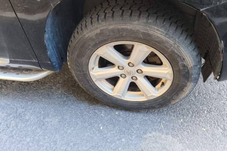 Used Toyota Highlander 2009 3.5L 4x4 7-Seater Elite Edition Right Front Wheel Hub