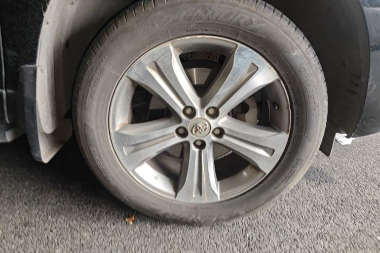 Used Toyota Highlander 2009 2.7L Two-Wheel Drive 7-Seater Luxury Edition Right Front Wheel Hub