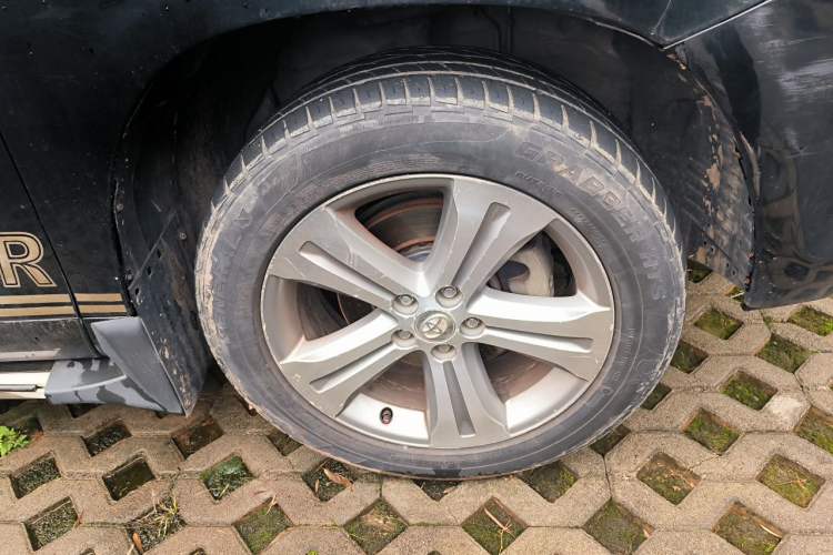 Used Toyota Highlander 2009 2.7L Two-Wheel Drive 7-Seater Luxury Edition Right Front Wheel Hub