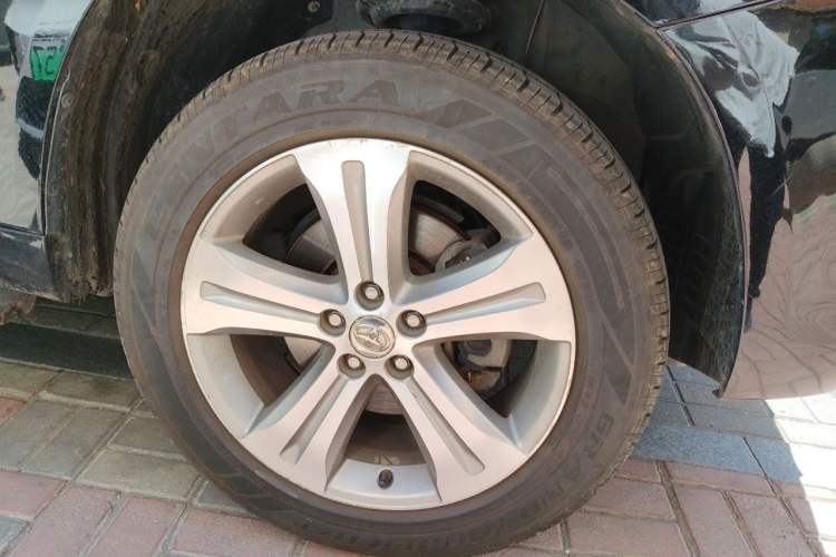 Used Toyota Highlander 2009 2.7L Two-Wheel Drive 7-Seater Luxury Edition Right Front Wheel Hub