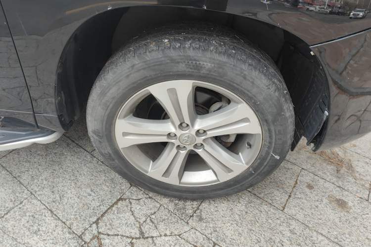 Used Toyota Highlander 2009 2.7L Two-Wheel Drive 5-Seater Sport Edition Right Front Wheel Hub