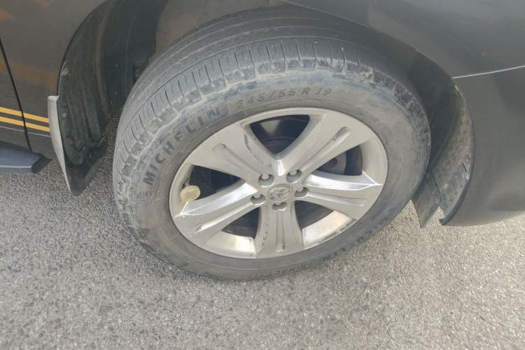 Used Toyota Highlander 2009 2.7L Two-Wheel Drive 7-Seater Luxury Edition Right Front Wheel Hub