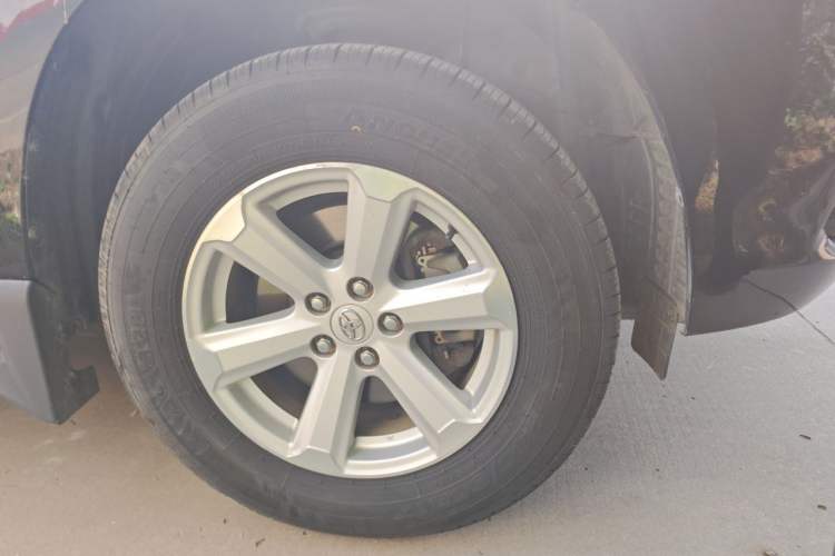 Used Toyota Highlander 2009 2.7L 2WD 5-Seater Elite Edition Right Front Wheel Hub