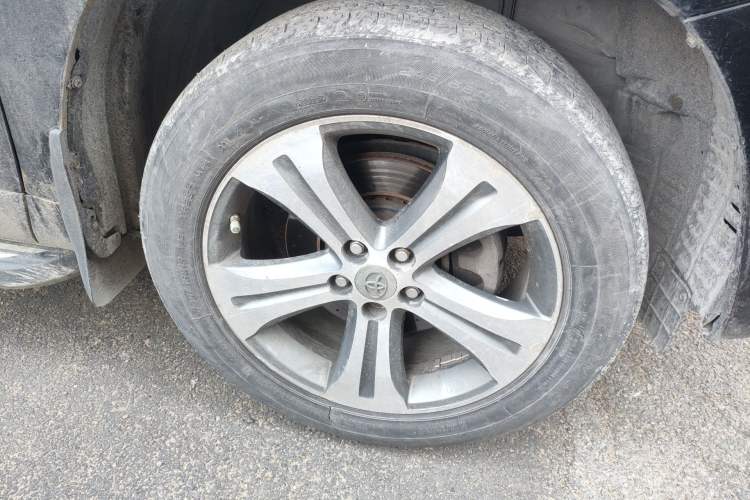 Used Toyota Highlander 2009 3.5L 4x4 7-Seater Luxury Edition Right Front Wheel Hub
