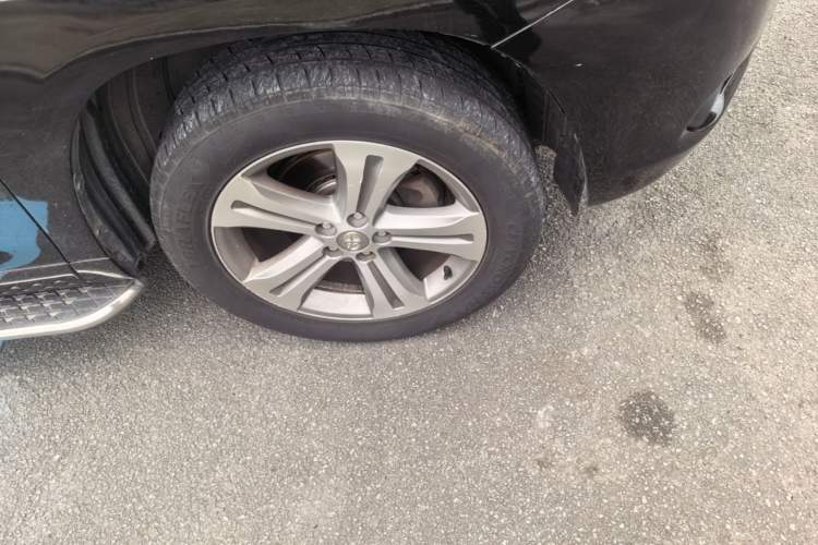 Used Toyota Highlander 2009 2.7L Two-Wheel Drive 5-Seater Sport Edition Right Front Wheel Hub