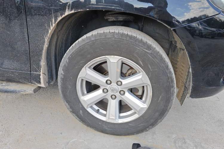 Used Toyota Highlander 2009 3.5L 4x4 7-Seater Elite Edition Right Front Wheel Hub