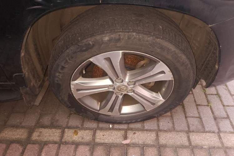 Used Toyota Highlander 2009 3.5L 4x4 7-Seater Luxury Edition Right Front Wheel Hub