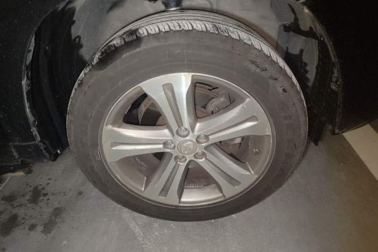 Used Toyota Highlander 2009 2.7L Two-Wheel Drive 7-Seater Luxury Edition Right Front Wheel Hub