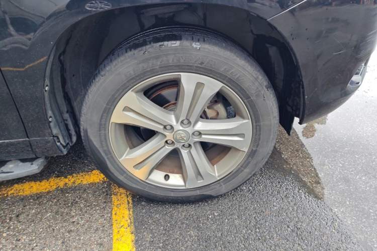 Used Toyota Highlander 2009 2.7L Two-Wheel Drive 7-Seater Luxury Edition Right Front Wheel Hub