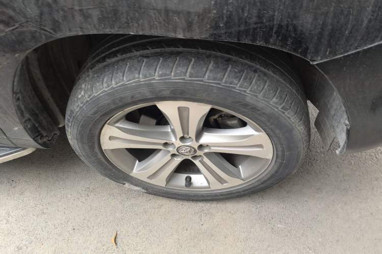 Used Toyota Highlander 2009 2.7L Two-Wheel Drive 7-Seater Luxury Edition Right Front Wheel Hub