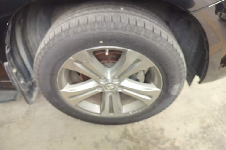 Used Toyota Highlander 2009 2.7L Two-Wheel Drive 7-Seater Luxury Edition Right Front Wheel Hub