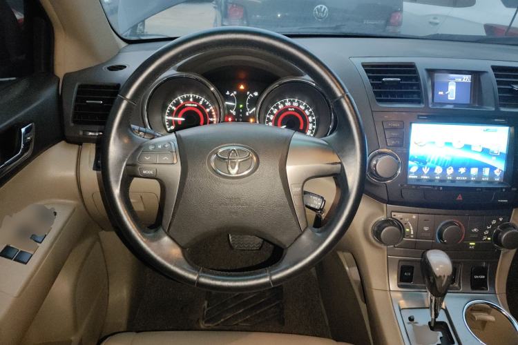 Used Toyota Highlander 2009 2.7L Two-Wheel Drive 5-Seater Sport Edition Steering Wheel