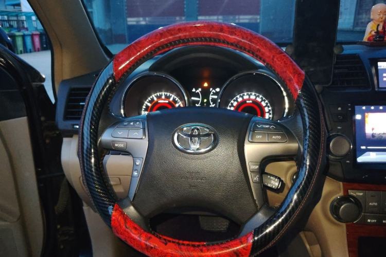 Used Toyota Highlander 2009 2.7L Two-Wheel Drive 7-Seater Supreme Edition Steering Wheel