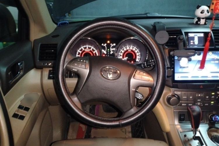 Used Toyota Highlander 2009 2.7L Two-Wheel Drive 7-Seater Luxury Edition Steering Wheel