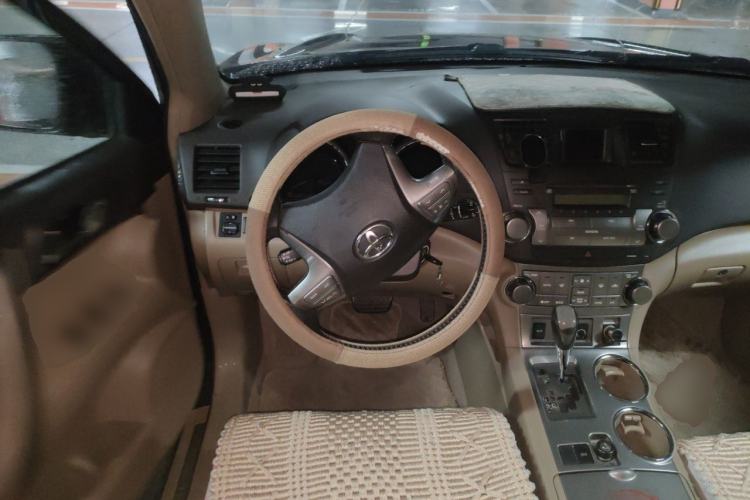 Used Toyota Highlander 2009 2.7L Two-Wheel Drive 7-Seater Luxury Edition Steering Wheel