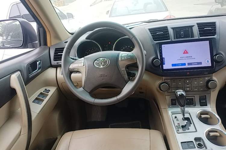 Used Toyota Highlander 2009 2.7L Two-Wheel Drive 7-Seater Luxury Edition Steering Wheel