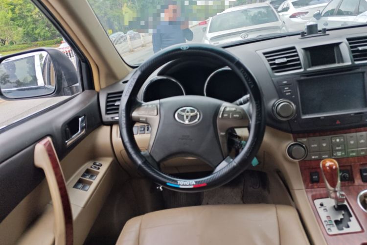 Used Toyota Highlander 2009 2.7L Two-Wheel Drive 7-Seater Luxury Edition Steering Wheel