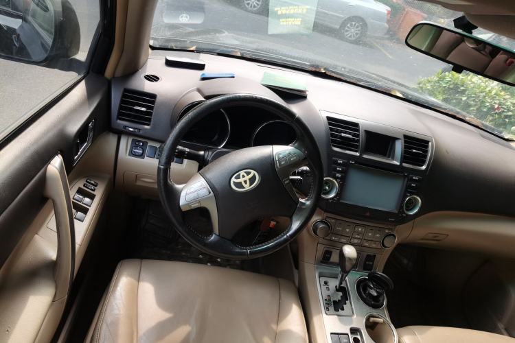 Used Toyota Highlander 2009 2.7L Two-Wheel Drive 7-Seater Luxury Edition Steering Wheel
