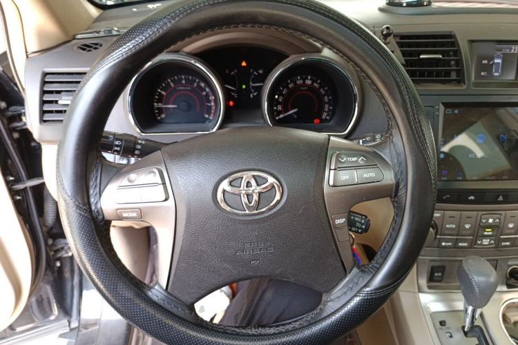 Used Toyota Highlander 2009 2.7L Two-Wheel Drive 7-Seater Luxury Edition Steering Wheel