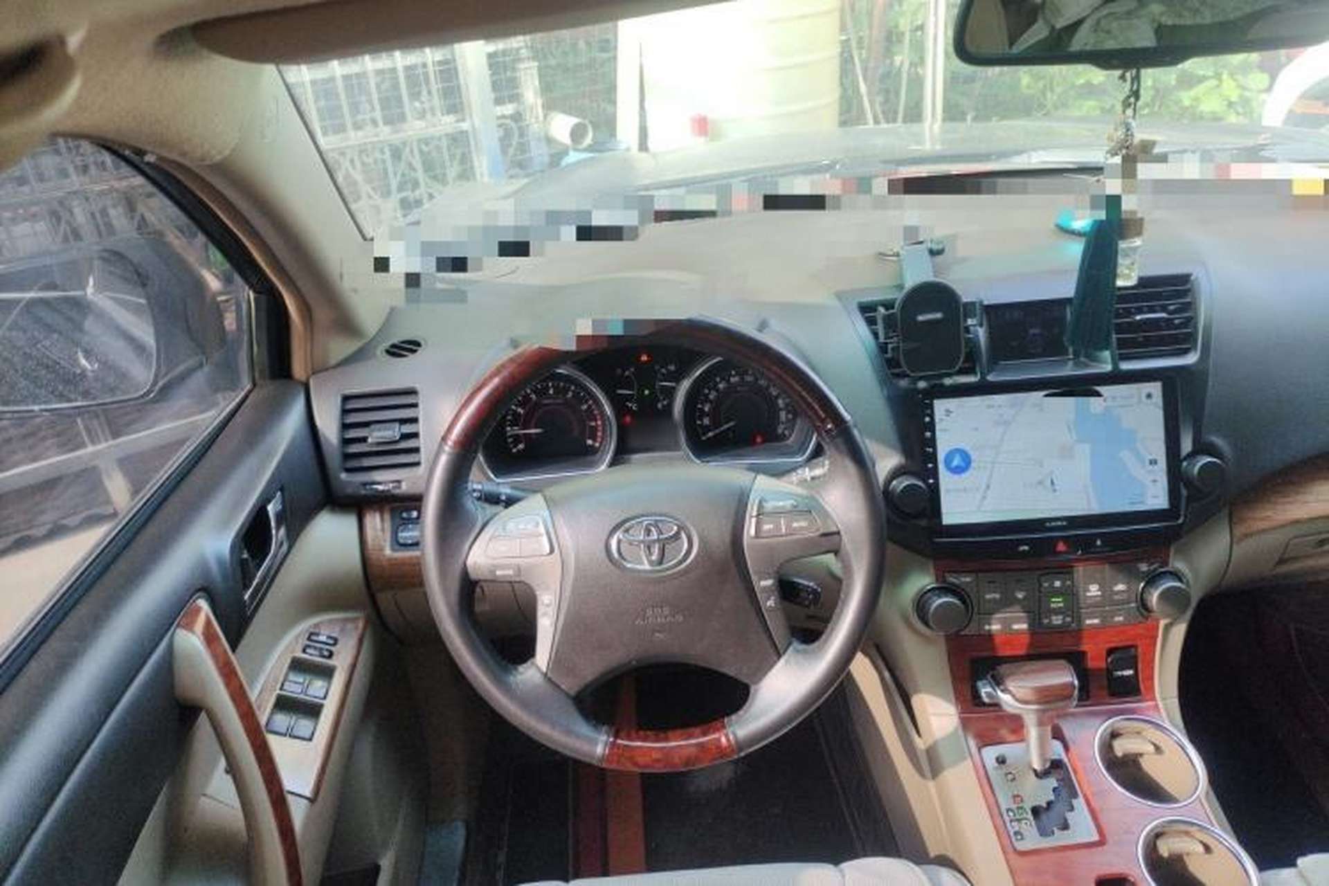 Used Toyota Highlander 2009 2.7L Two-Wheel Drive 7-Seater Supreme Edition Steering Wheel