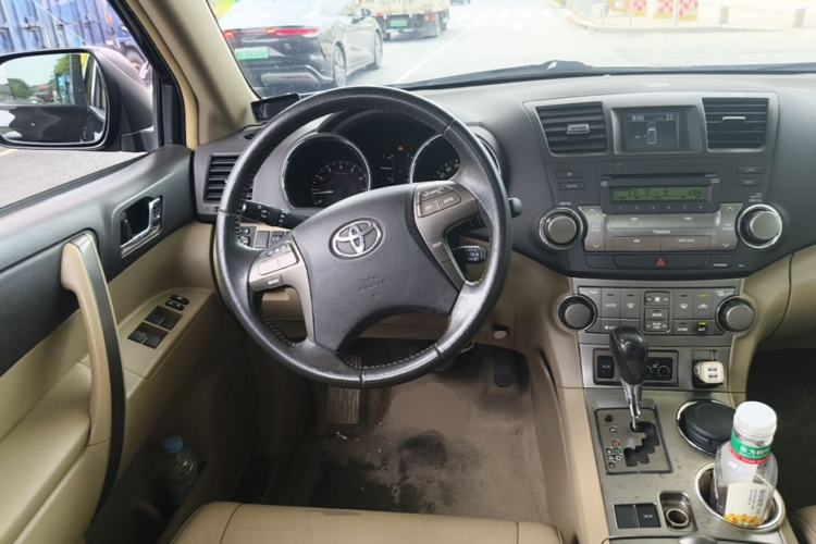 Used Toyota Highlander 2009 2.7L Two-Wheel Drive 7-Seater Luxury Edition Steering Wheel