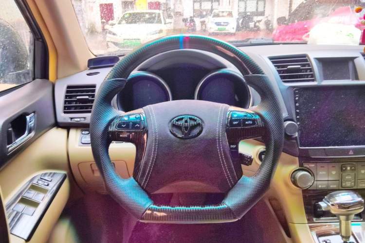 Used Toyota Highlander 2009 2.7L Two-Wheel Drive 7-Seater Supreme Edition Steering Wheel