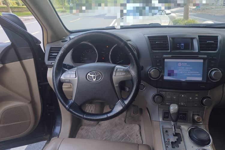 Used Toyota Highlander 2009 2.7L Two-Wheel Drive 7-Seater Luxury Edition Steering Wheel